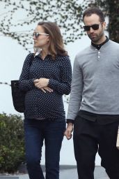 Natalie Portman - Stops By a Doctors Office in Los Angeles 12/12/ 2016