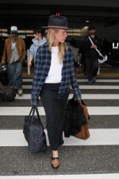 Piper Perabo Travel Outfit - LAX, December 2016 