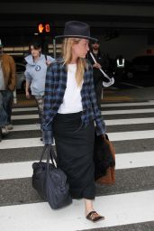 Piper Perabo Travel Outfit - LAX, December 2016 