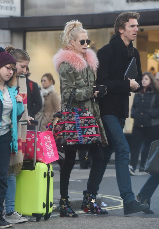 Poppy Delevingne Shopping in London 12/22/ 2016 