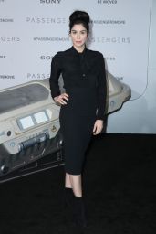 Sarah Silverman – ‘Passengers’ Premiere at the Westwood Village Theatre in LA