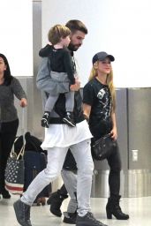 Shakira With Her Family at the Airport in Miami 12/19/ 2016
