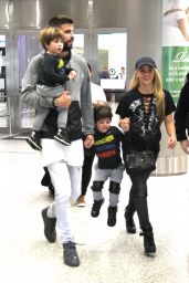 Shakira With Her Family at the Airport in Miami 12/19/ 2016