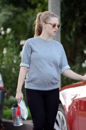 Amanda Seyfried Leaving Her House In Studio City 1 15 2017 14 Thumbnail 