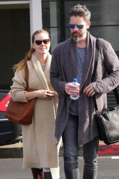 Amy Adams stops by an office building in Beverly Hills on January 24, 2017