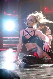 Britney Spears - Performing at Her 