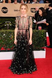 Claire Foy – SAG Awards in Los Angeles 1/29/ 2017