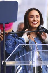 Demi Lovato - Speaks Onstage at the Women