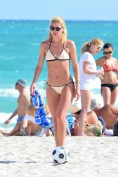 Doutzen Kroes - Bikini Beach Fun in Miami 1/1/ 2017