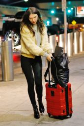 Emily Ratajkowski Travel Outfit - JFK Airport in New York 1/23/ 2017