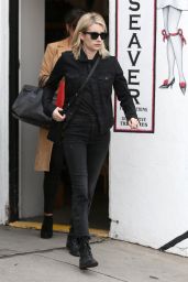 Emma Roberts - Go For Lunch at Joan