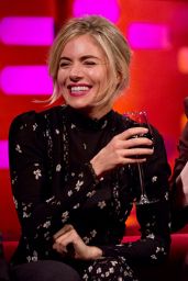 Emma Stone at The Graham Norton Show in London 1/12/ 2017 