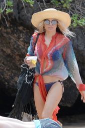 Fergie in Bikini - Hawaii 12/31/ 2016