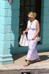 Holly Willoughby - Shopping While on Holiday in Barbados 1/2/ 2017