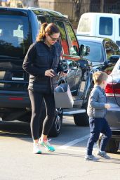 Jennifer Garner With Her Kids - Los Angeles 1/31/ 2017