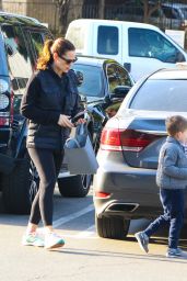 Jennifer Garner With Her Kids - Los Angeles 1/31/ 2017