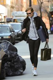 Karlie Kloss Street Style - Leaves Her Apartment in the West Village of New York City, January 2017