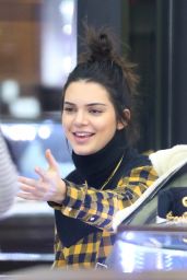 Kendall Jenner - Shopping in Manhattan 01/17/ 2017