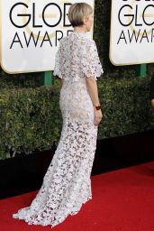 Kristen Wiig – Golden Globe Awards in Beverly Hills 01/08/ 2017