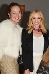 Kylie Minogue Style and Fashion Inspirations - Retour 