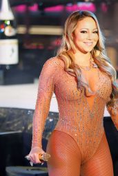Mariah Carey - Performing at the New Year