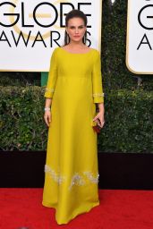 Natalie Portman – Golden Globe Awards in Beverly Hills 01/08/ 2017