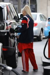 Pia Mia Perez - Getting Gas in West Hollywood 1/3/ 2017 