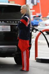 Pia Mia Perez - Getting Gas in West Hollywood 1/3/ 2017 