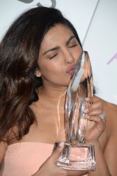 Priyanka Chopra – People’s Choice Awards in Los Angeles 1/18/ 2017