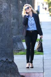 Reese Witherspoon Office Chic Outfit - Shopping in Beverly Hills 1/27/ 2017 