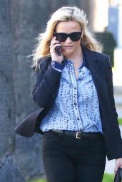 Reese Witherspoon Office Chic Outfit - Shopping in Beverly Hills 1/27/ 2017 