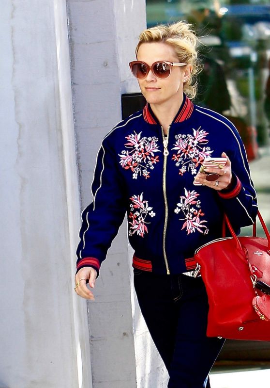 Reese Witherspoon - Shopping in Beverly Hills 1/21/ 2017 