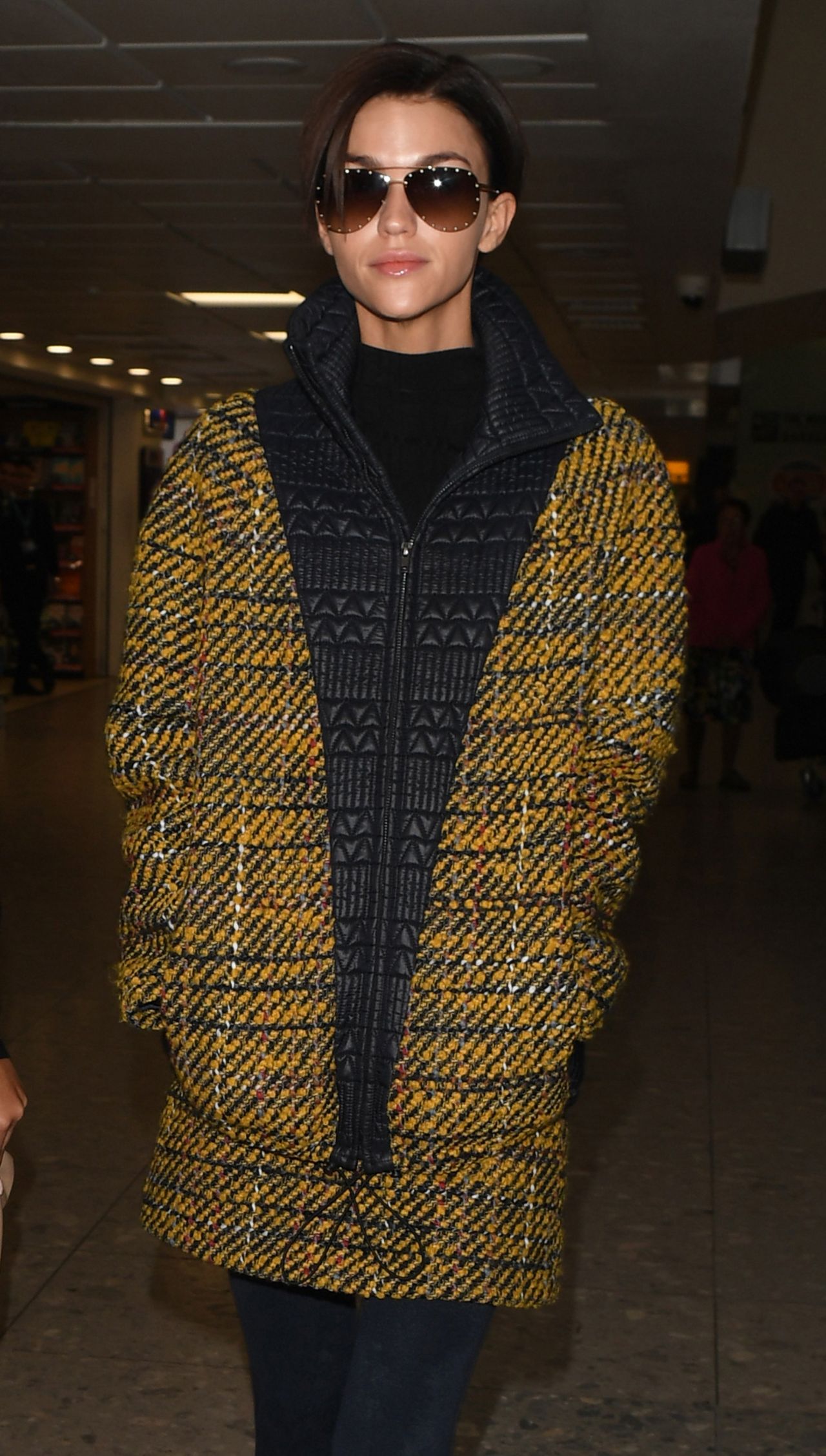 Ruby Rose Travel Outfit - Heathrow Airport in London 1/10 