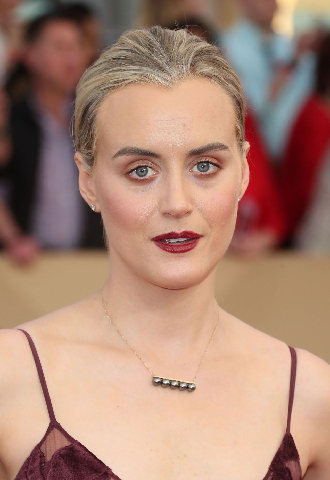 Taylor Schilling – SAG Awards in Los Angeles 1/29/ 2017