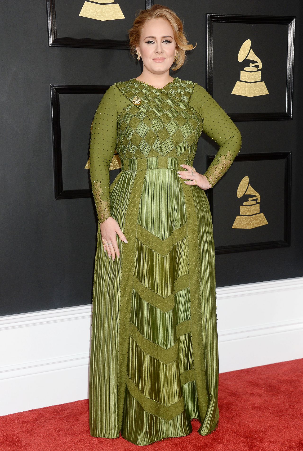 Adele Red Carpet Grammys 2024 - Carry Crystal