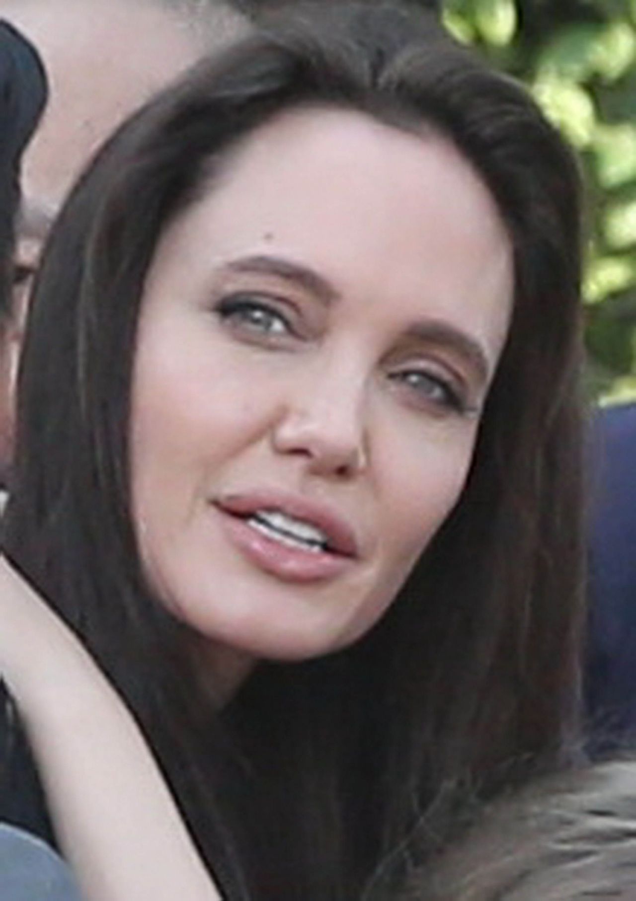 https://celebmafia.com/wp-content/uploads/2017/02/angelina-jolie-meeting-the-king-of-cambodia-siem-reap-cambodia-2-18-2017-11.jpg