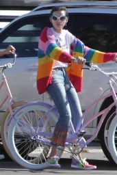 Bella & Dani Thorne - Going for a Bike Ride With a Friend in Los Angeles 2/12/ 2017