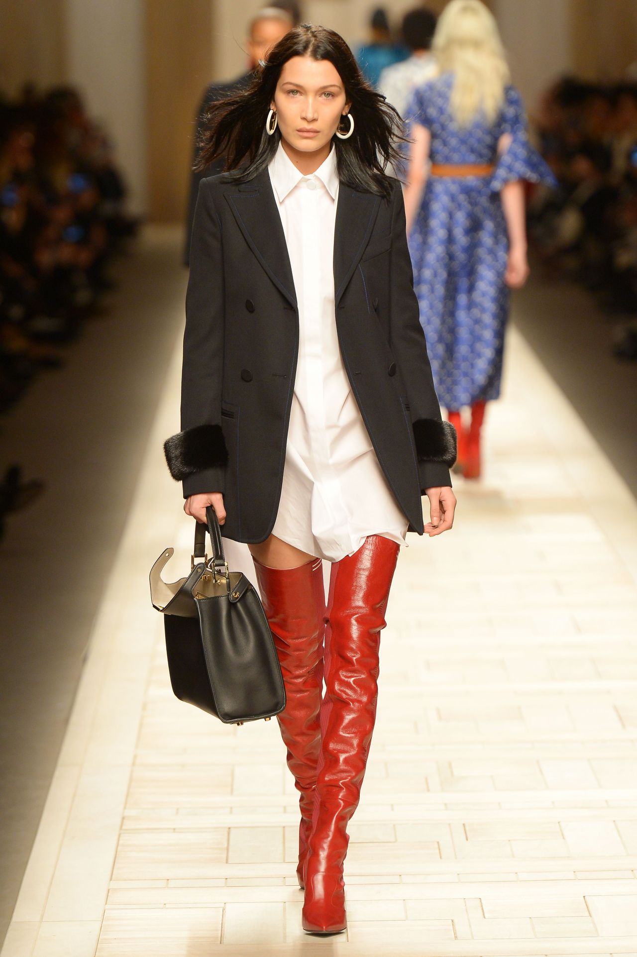 Blla Hadid Supermodel Runway Walk at Milan Fashion Week - Fendi Show 2 ...