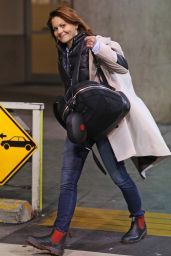 Candace Cameron-Bure - Makes Her Way Through Vancouver Int