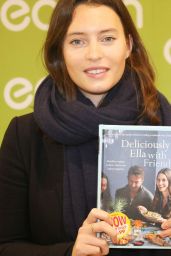 Ella Woodward - Promoting Her Latest Book "Deliciously Ella With Friends" at Easons Bookstore in Dublin 2/11/ 2017