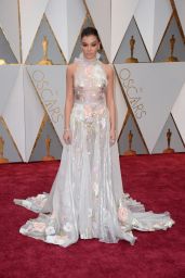 Hailee Steinfeld – Oscars 2017 Red Carpet in Hollywood, Part II