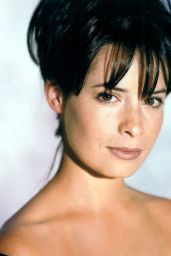 Holly Marie Combs - Charmed Promo Photos - All Seasons