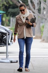 Jennifer Garner - Leaving the Nail Salon in Los Angeles 2/16/ 2017