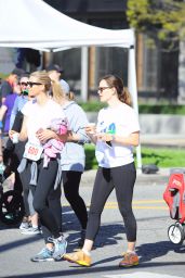 Jennifer Garner - Runs a Marathon in Los Angeles 2/12/ 2017