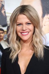 Kaitlin Olson - Fist Fight Premiere in Westwood 2/13/ 2017