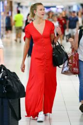 Karlie Kloss at Sydney International Airport 1/30/ 2017 