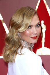 Karlie Kloss – Oscars 2017 Red Carpet in Hollywood, Part II