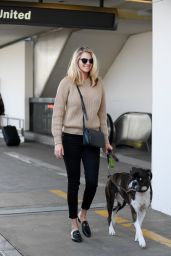 Kate Upton Casual Style - LAX Airport in Los Angeles 2/2/ 2017