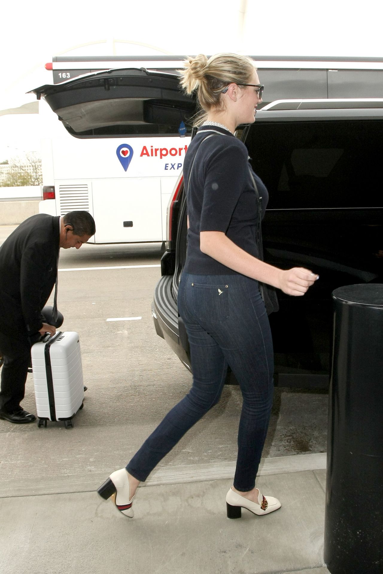 Kate Upton in Tight Jeans at LAX in LA 2/10/ 2017 • CelebMafia