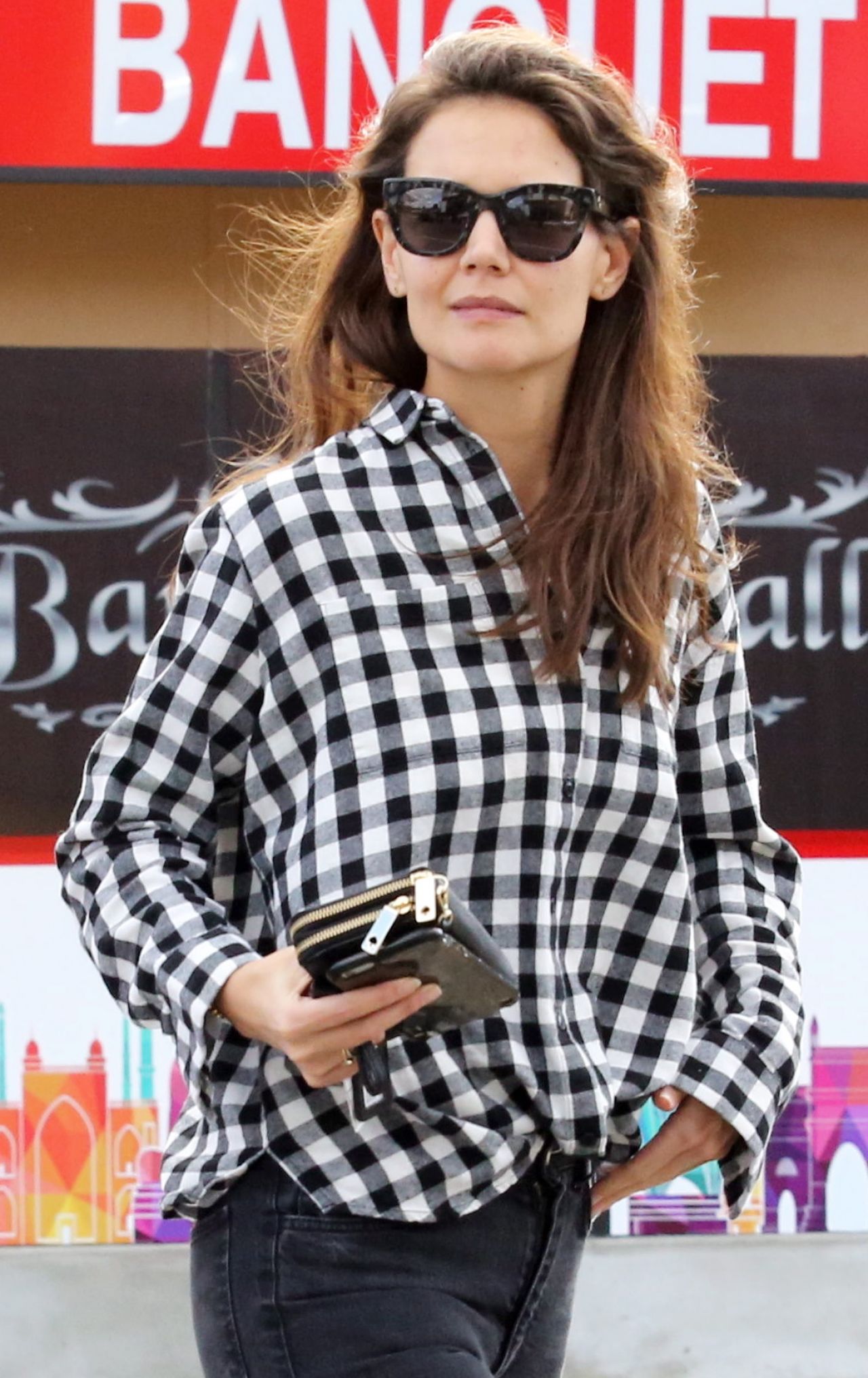 Katie Holmes - Out in Los Angeles 2/4/ 2017 • CelebMafia